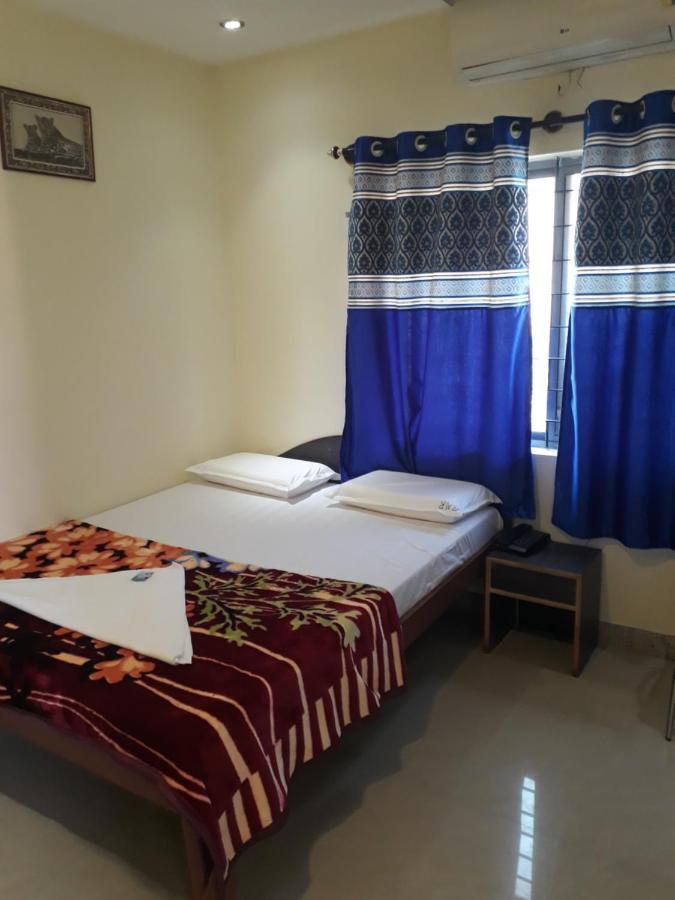 Blue Moon Residency Hotel Mysore Exterior foto