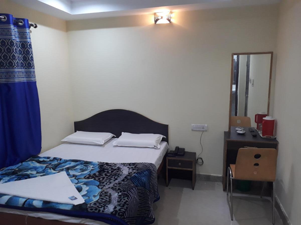 Blue Moon Residency Hotel Mysore Exterior foto